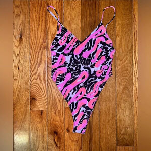 NWOT Icon Swimsuit size Medium